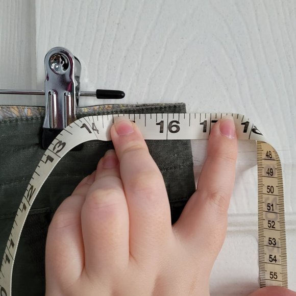 Columbia Omni Shade Cargo Capri's - Picture 9 of 14